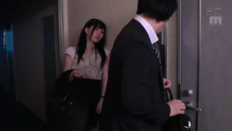 Người vợ cạnh bên nhà nhận nhầm tôi là chồng trong một hôm say xỉn