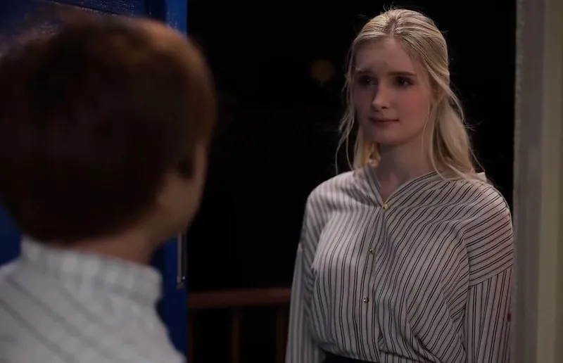 Cô đơn nơi xứ lạ với chồng già, vợ yêu tây được anh hàng xóm an ủi