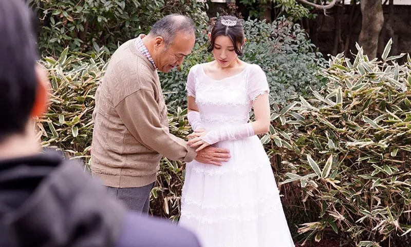 Gã chồng quá yếu, bà xã dù yêu nhưng vẫn thường xoạc với bố ông chồng đến có thai