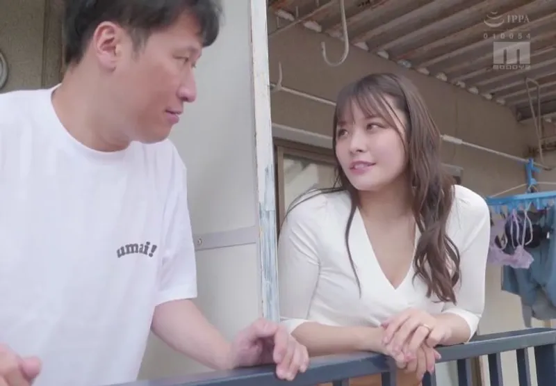 Anh trai trúng độc đắc và cô nàng nhà bên bị ông xã bỏ bê đang gửi tín hiệu cầu “chịch”