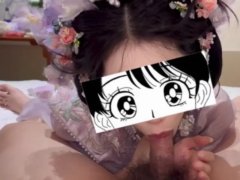 Gái xinh trong bộ đồ thiên thần nhỏ liếm thằng nhỏ cực đã